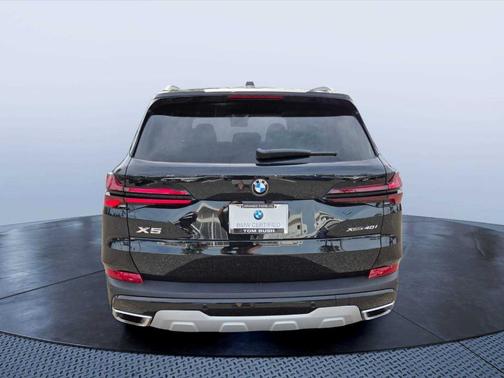 Black Sapphire Metallic 2026 BMW X5 xDrive40i