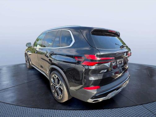 Black Sapphire Metallic 2026 BMW X5 xDrive40i