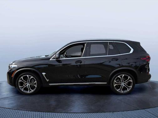 Black Sapphire Metallic 2026 BMW X5 xDrive40i
