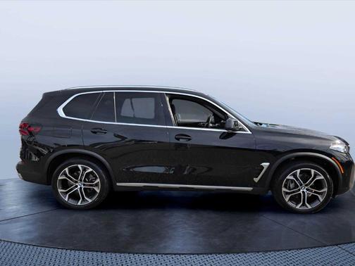 Black Sapphire Metallic 2026 BMW X5 xDrive40i