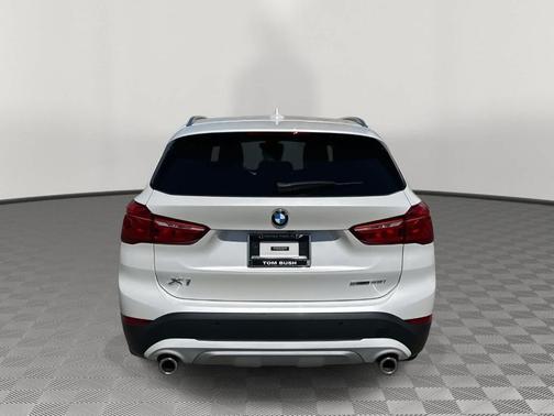 Mineral White Metallic 2021 BMW X1 sDrive28i