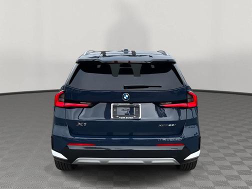 Night 2026 BMW X1 xDrive28i