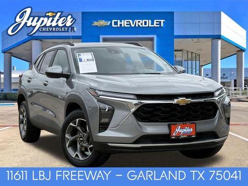 Sterling Gray Metallic 2025 Chevrolet Trax LT
