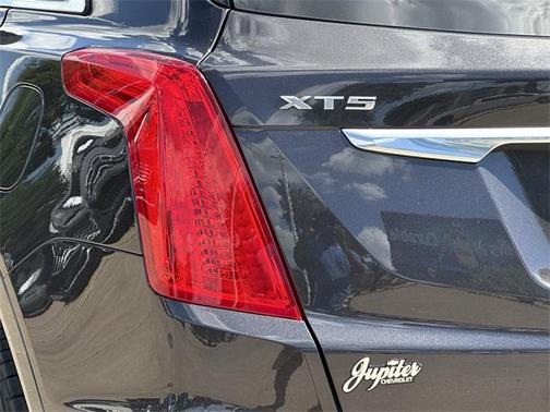 2018 Cadillac XT5 Premium Luxury