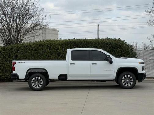 2026 Chevrolet Silverado 2500 Custom