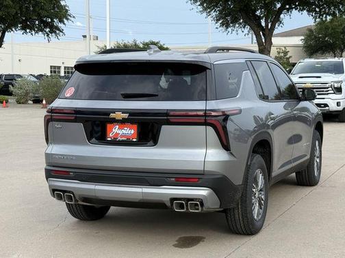 Sterling Gray Metallic 2026 Chevrolet Traverse LT