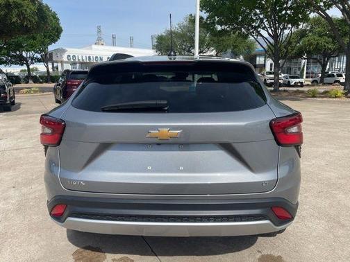 Sterling Gray Metallic 2025 Chevrolet Trax LT