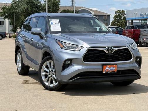 Moon Dust 2021 Toyota Highlander Limited