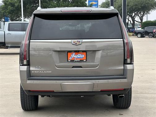 2017 Cadillac Escalade Luxury