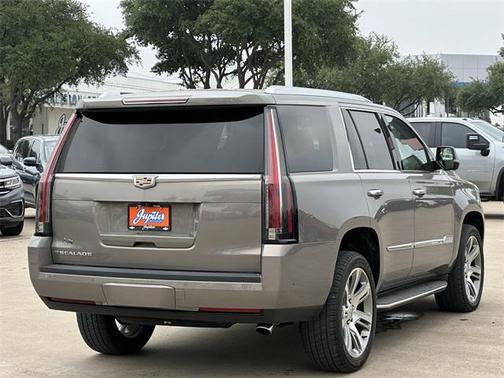 2017 Cadillac Escalade Luxury