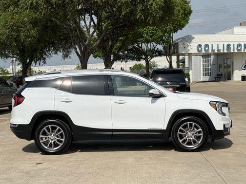 Summit White 2024 GMC Terrain SLT
