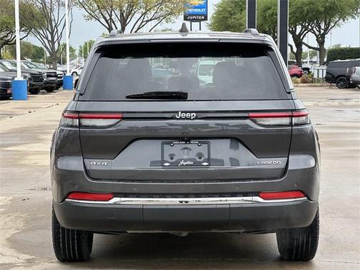 2023 Jeep Grand Cherokee Laredo