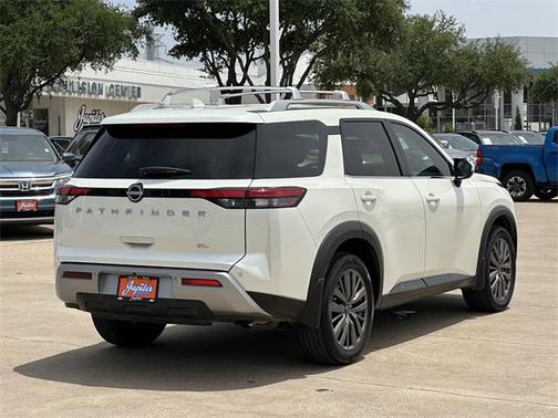 2024 Nissan Pathfinder SL FWD