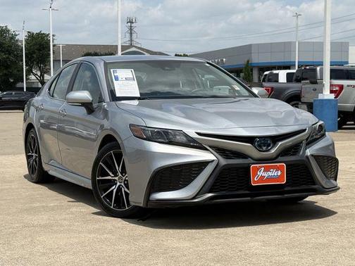 Silver 2022 Toyota Camry Hybrid SE