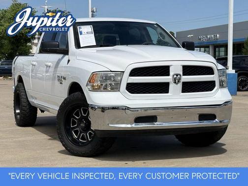 Bright White Clearcoat 2019 RAM 1500 Classic SLT