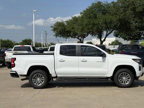 Summit White 2024 Chevrolet Colorado LT