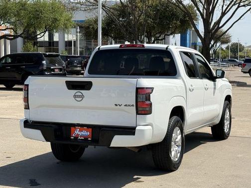Glacier White 2023 Nissan Frontier SV