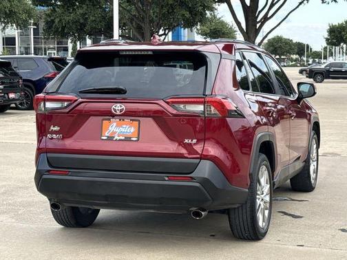 Pearl 2020 Toyota RAV4 XLE Premium