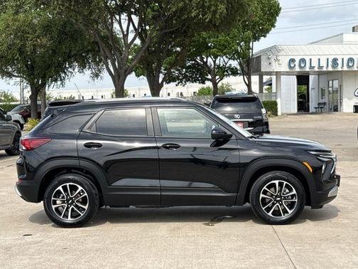 Black Metallic 2025 Chevrolet Trailblazer LT