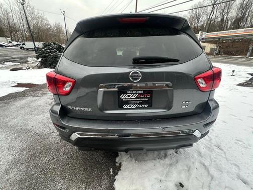 2019 Nissan Pathfinder SV
