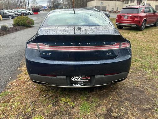 2017 Lincoln MKZ Base