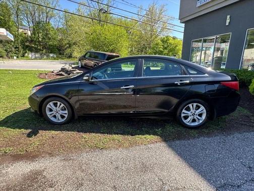2011 Hyundai SONATA Limited