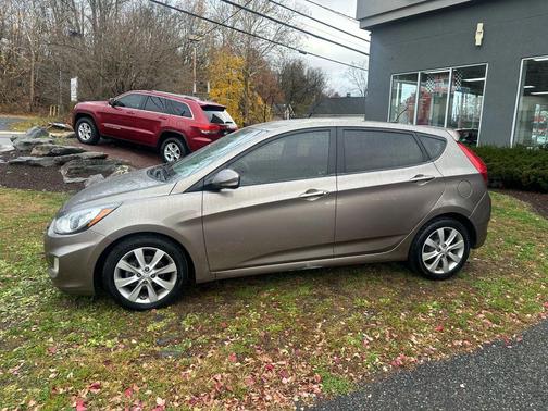 2013 Hyundai Accent SE
