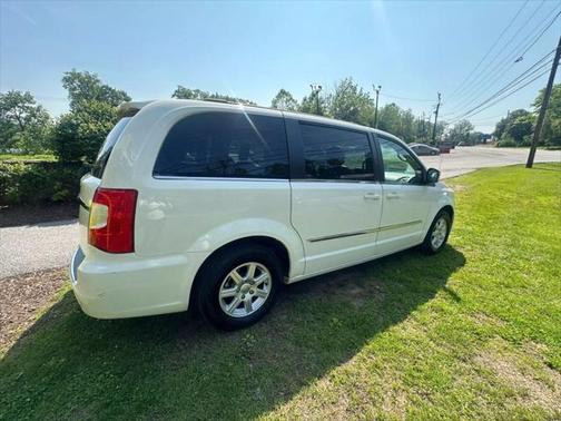 2012 Chrysler Town & Country Touring