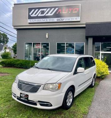 2012 Chrysler Town & Country Touring
