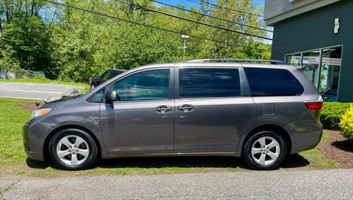 2016 Toyota Sienna LE
