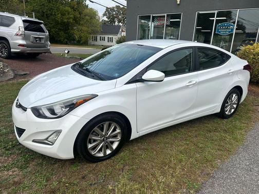 2015 Hyundai ELANTRA SE