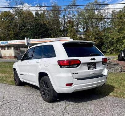 2022 Jeep Grand Cherokee Laredo