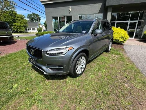 2016 Volvo XC90 T6 Momentum