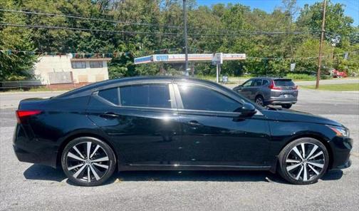 2020 Nissan Altima SR FWD
