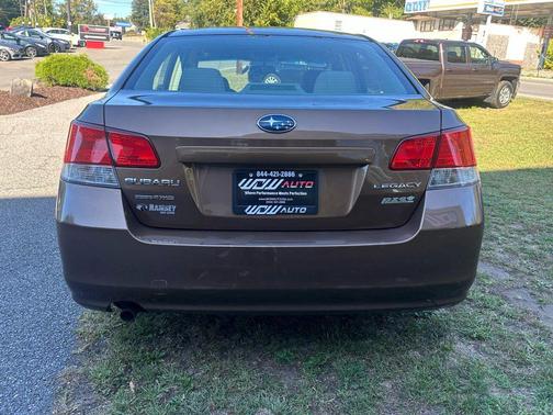 2011 Subaru Legacy Base