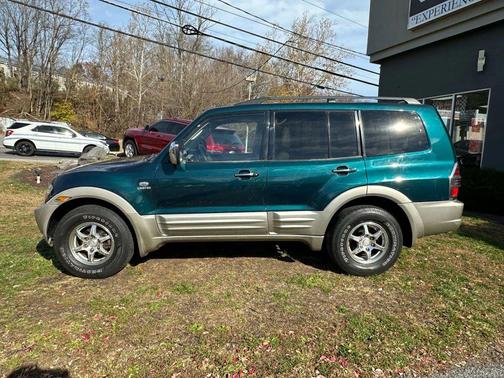 2001 Mitsubishi Montero Limited