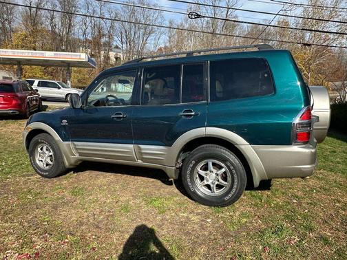 2001 Mitsubishi Montero Limited