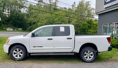 2013 Nissan Titan SV
