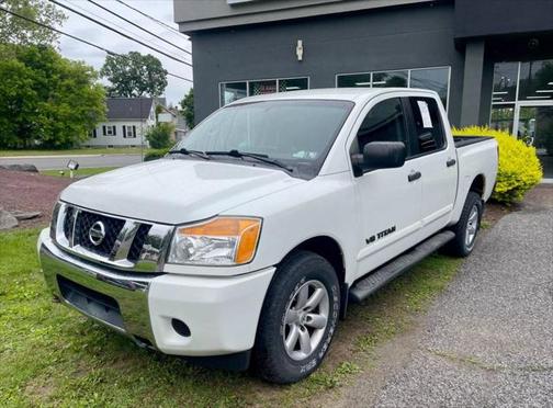 2013 Nissan Titan SV