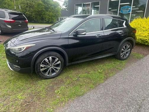 2018 INFINITI QX30 Premium