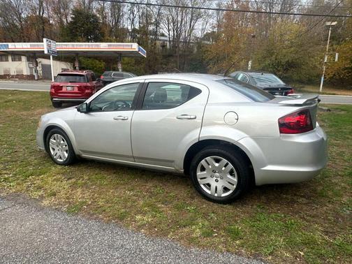 2012 Dodge Avenger SE