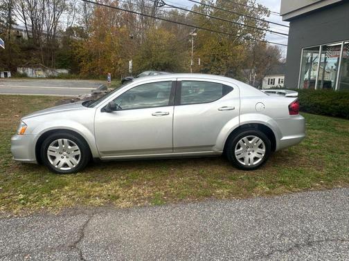 2012 Dodge Avenger SE