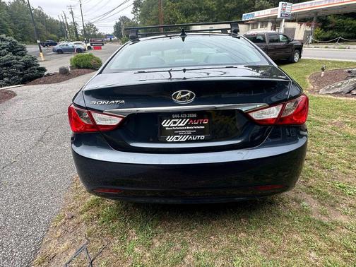 2011 Hyundai SONATA GLS