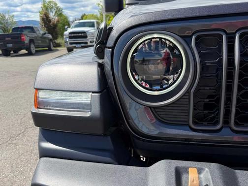 Granite Crystal Clearcoat Metallic 2026 Jeep Wrangler 85th Anniversary