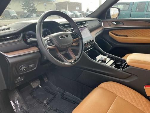 2024 Jeep Grand Cherokee Summit