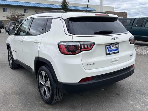 White Clearcoat 2018 Jeep Compass Latitude