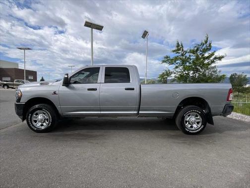 2023 RAM 2500 Tradesman Crew Cab 4x4 8 Box