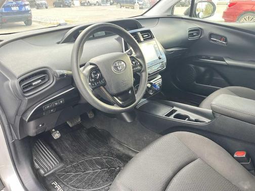 2021 Toyota Prius LE