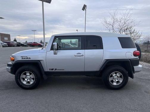 2008 Toyota FJ Cruiser Base (Retail Orders Only) (A5)