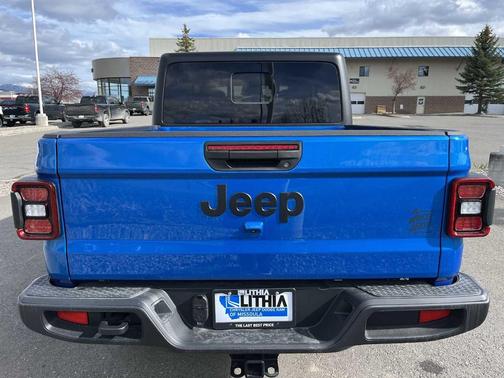 Hydro Blue Pearlcoat 2026 Jeep Gladiator Sport